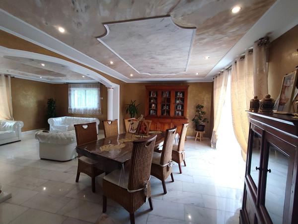 À VENDRE | MAISON | 213m² | PROCHE LAVAL