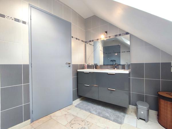 À VENDRE | MAISON | 213m² | PROCHE LAVAL