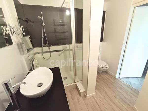 « Vivez Sète autrement : terrasse sur Marina, confort moderne et garage fermé inclus. Coup de cœur assuré ! »