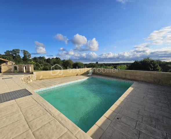 Maison de village de 210 m²