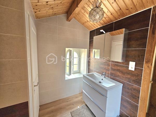 Maison de village de 210 m²