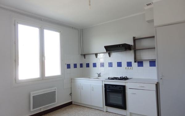 Appartement à louer    3 pièces •  Ruoms