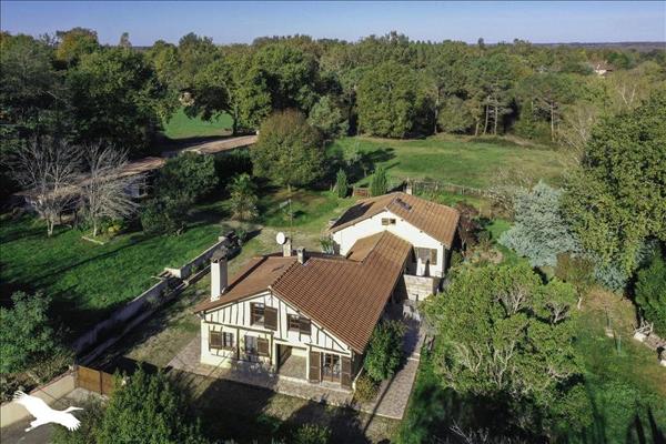 Maison à vendre |  Larée |  8 pièces | 180 m²