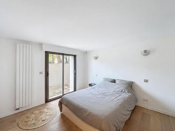 Maison
         9 pièces
        - 220 m² Bien prestige 988 000 € *