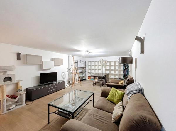 Maison
         9 pièces
        - 220 m² Bien prestige 988 000 € *