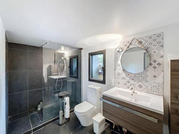 Maison
         9 pièces
        - 220 m² Bien prestige 988 000 € *