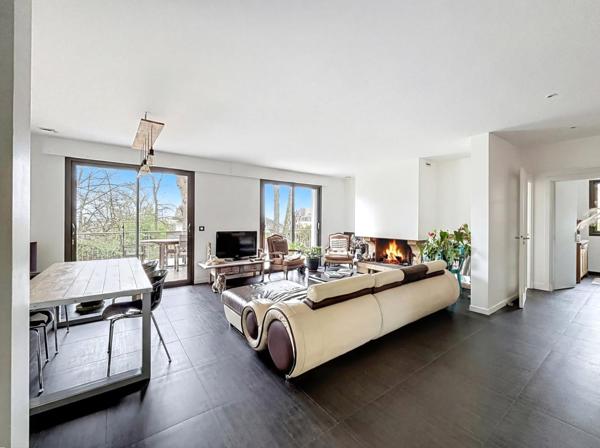 Maison
         9 pièces
        - 220 m² Bien prestige 988 000 € *