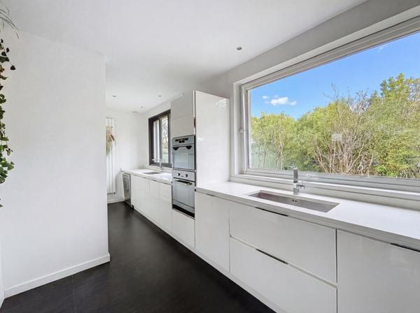 Maison
         9 pièces
        - 220 m² Bien prestige 988 000 € *
