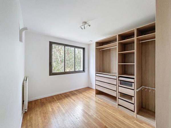 Maison
         9 pièces
        - 220 m² Bien prestige 988 000 € *