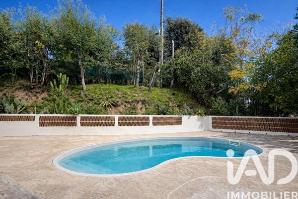 Maison à vendre 5 pièces 143 m² Mandelieu-la-Napoule