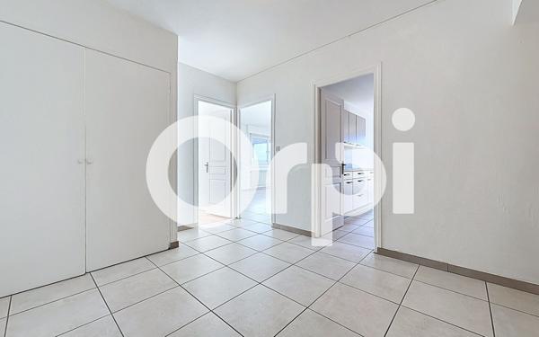 Appartement à louer    3 pièces • 75 m2 Cluses