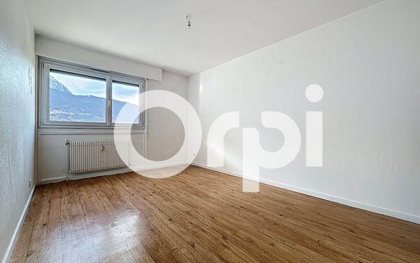 Appartement à louer    3 pièces • 75 m2 Cluses