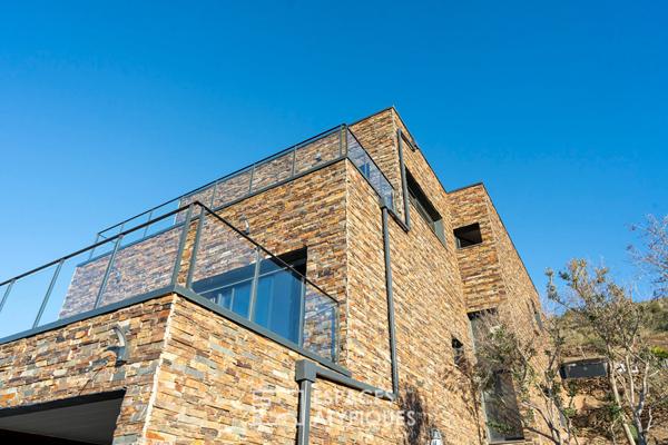 Villa contemporaine à Port-Vendres avec vue panoramique mer et montagnes