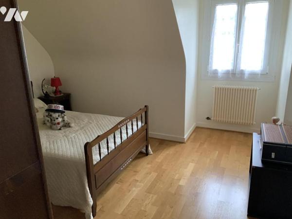 Uniquement dans votre étude. ELVEN. Maison 5 pièces 4 chambres
