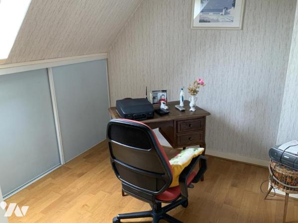 Uniquement dans votre étude. ELVEN. Maison 5 pièces 4 chambres