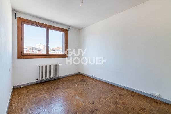 T3 AVEC TERRASSE, PARKING ET CAVE SECTEUR FER-À-CHEVAL / SAINT-CYPRIEN