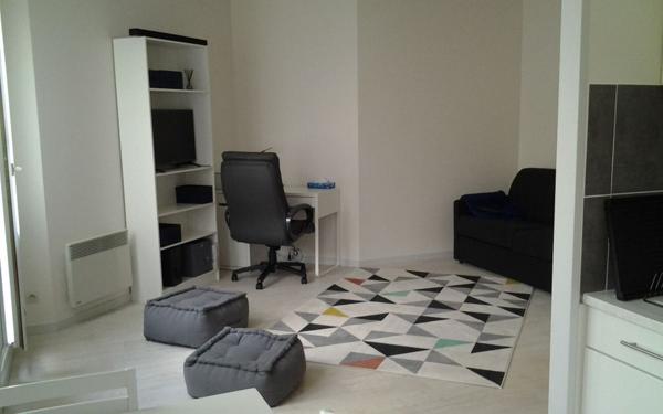 Appartement à louer    1 pièce •  Chantilly