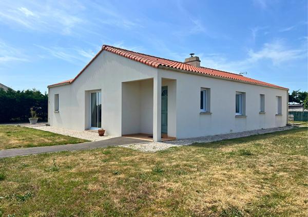 Maison à vendre à Beauvoir-sur-Mer - Calme et beaux volumes