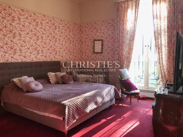 Splendide château du XIXe siècle rénové, au charme intemporel, aux portes de Bordeaux