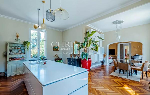 Splendide château du XIXe siècle rénové, au charme intemporel, aux portes de Bordeaux