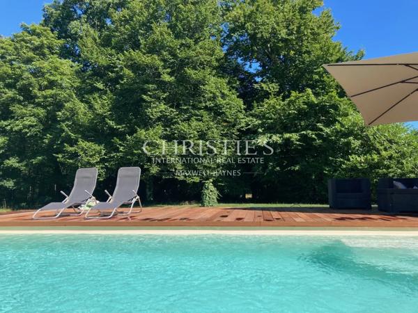 Splendide château du XIXe siècle rénové, au charme intemporel, aux portes de Bordeaux