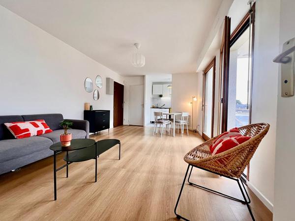 A louer Appartement meublé à Nantes 3 pièce(s) 73.15 m2 avec deux balcons, garage fermé et cave