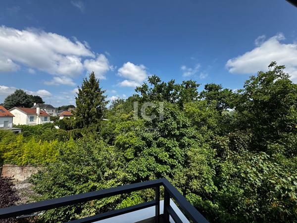 A louer Appartement meublé à Nantes 3 pièce(s) 73.15 m2 avec deux balcons, garage fermé et cave