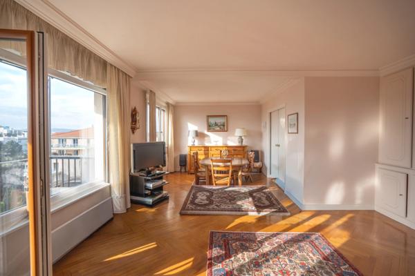 Appartement à vendre 6 pièces + Garage+Parking BRON (69)