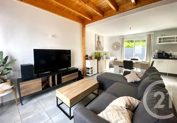 Maison à vendre  5 pièces - 91,32 m 2   LA ROCHE SUR YON  - 85
