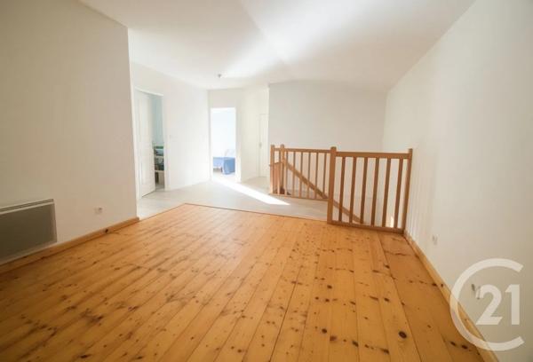 Maison à vendre  5 pièces - 91,32 m 2   LA ROCHE SUR YON  - 85