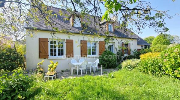 Exclusivité.!! Charmante maison familiale de 137 m2, 6 pièces 4 chambres dont une avec vue mer — Quettehou —