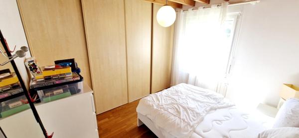 Exclusivité.!! Charmante maison familiale de 137 m2, 6 pièces 4 chambres dont une avec vue mer — Quettehou —
