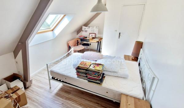 Exclusivité.!! Charmante maison familiale de 137 m2, 6 pièces 4 chambres dont une avec vue mer — Quettehou —