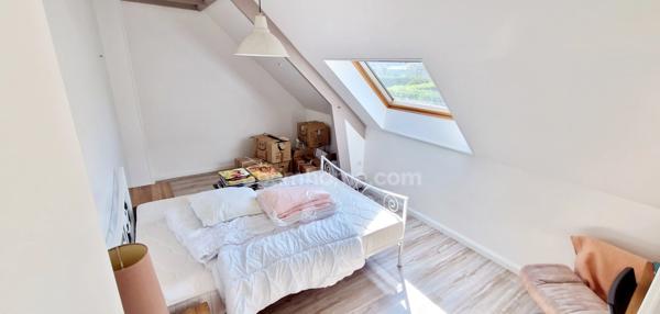 Exclusivité.!! Charmante maison familiale de 137 m2, 6 pièces 4 chambres dont une avec vue mer — Quettehou —