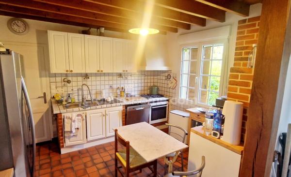 Exclusivité.!! Charmante maison familiale de 137 m2, 6 pièces 4 chambres dont une avec vue mer — Quettehou —