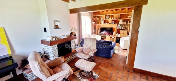 Exclusivité.!! Charmante maison familiale de 137 m2, 6 pièces 4 chambres dont une avec vue mer — Quettehou —