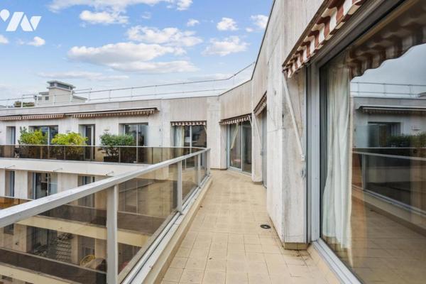 Neuilly-sur-Seine – Dernier étage avec terrasses, appartement 9 pièces / 5 chambres