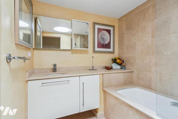 Neuilly-sur-Seine – Dernier étage avec terrasses, appartement 9 pièces / 5 chambres