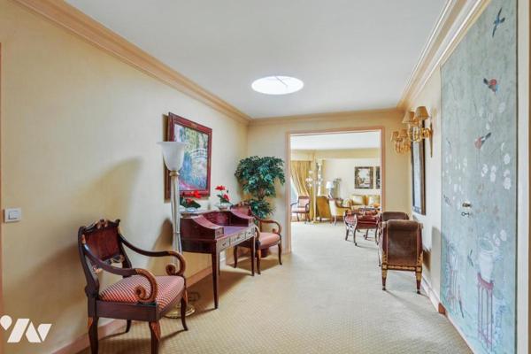 Neuilly-sur-Seine – Dernier étage avec terrasses, appartement 9 pièces / 5 chambres