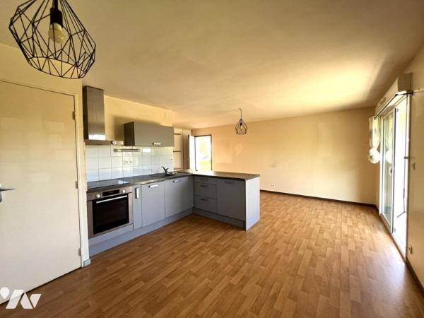 ETABLES SUR MER - Proche commerces, appartement T3 en rez-de-jardin avec terrasse privative, parking