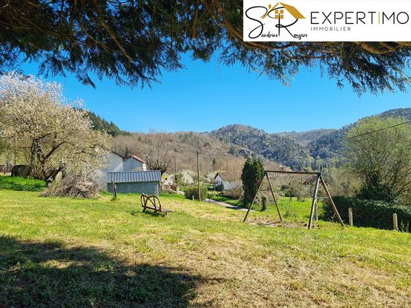 Châteauneuf-les-Bains (63390) Charme et Sérénité à Châteauneuf-les-Bains – Maison de 170 m²