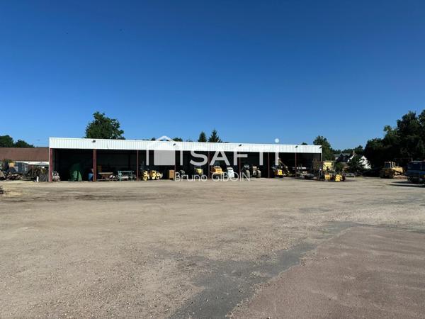 Locaux, 2 hangars 1120 m² dont un avec atelier et bureaux