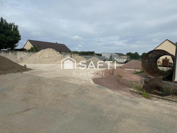 Locaux, 2 hangars 1120 m² dont un avec atelier et bureaux