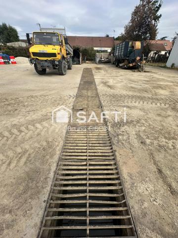 Locaux, 2 hangars 1120 m² dont un avec atelier et bureaux
