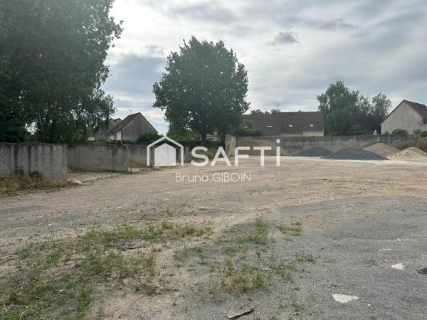 Locaux, 2 hangars 1120 m² dont un avec atelier et bureaux