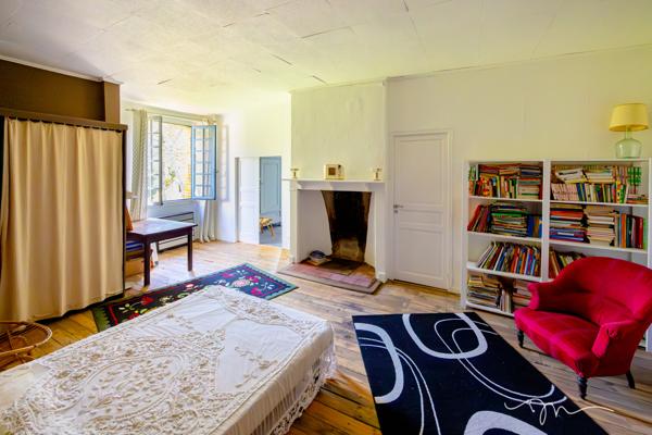 Vic-en-Bigorre (65500) Superbe Bigourdane de 348m2 sur 2 niveaux, avec jardin, piscine et dépendances