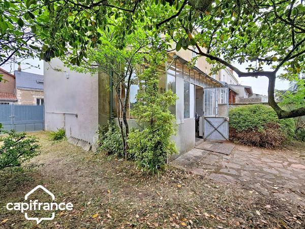 Thouars (79) – Idéal investissement locatif ou premier achat : maison de ville 65m²  avec jardin et stationnement privé