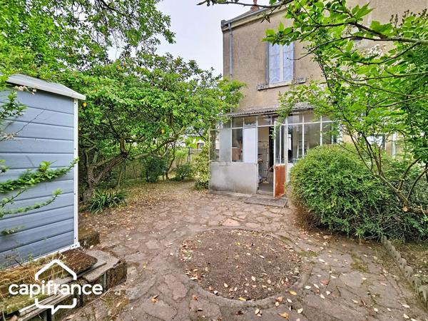 Thouars (79) – Idéal investissement locatif ou premier achat : maison de ville 65m²  avec jardin et stationnement privé