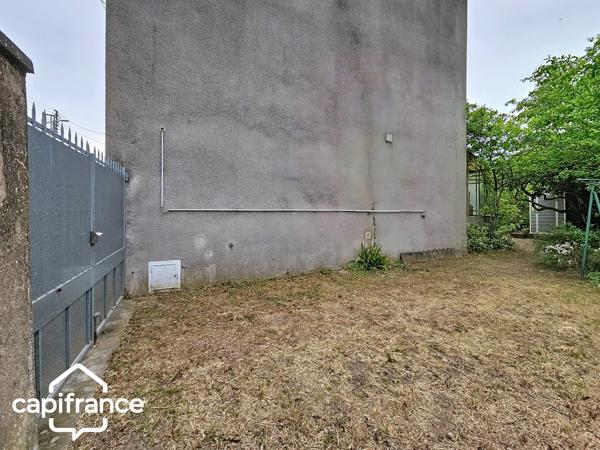 Thouars (79) – Idéal investissement locatif ou premier achat : maison de ville 65m²  avec jardin et stationnement privé