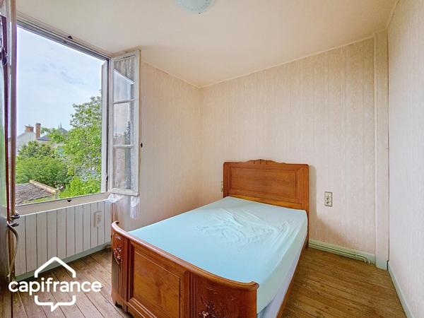 Thouars (79) – Idéal investissement locatif ou premier achat : maison de ville 65m²  avec jardin et stationnement privé